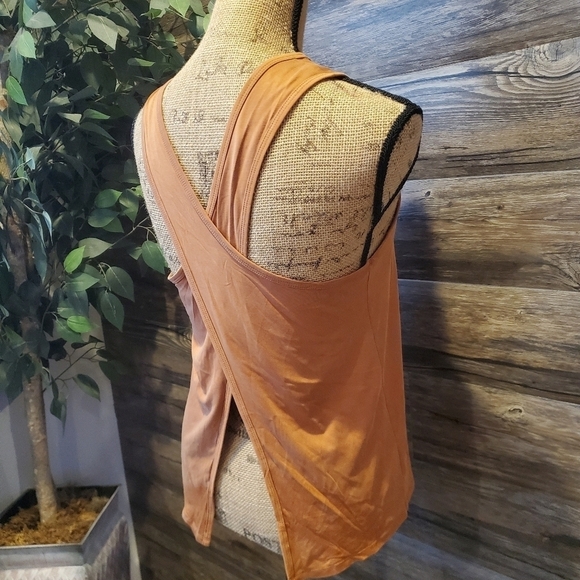 JoyLab Open Back Orange Rust Top Size XS Hanging Drapey Workout Top - Picture 1 of 6